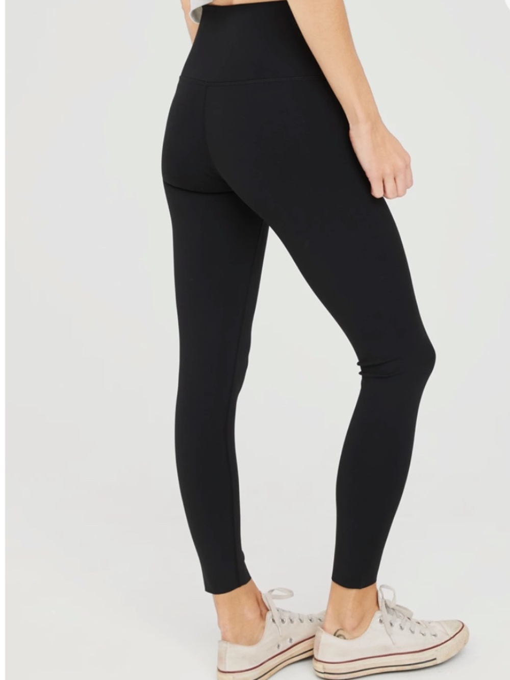 OFFLINE by Aerie Black 7/8 Leggings Size Medium